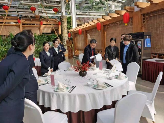 送教入企——酒店管理專業(yè)教師赴威高餐飲進(jìn)行職業(yè)技能指導(dǎo)(一)